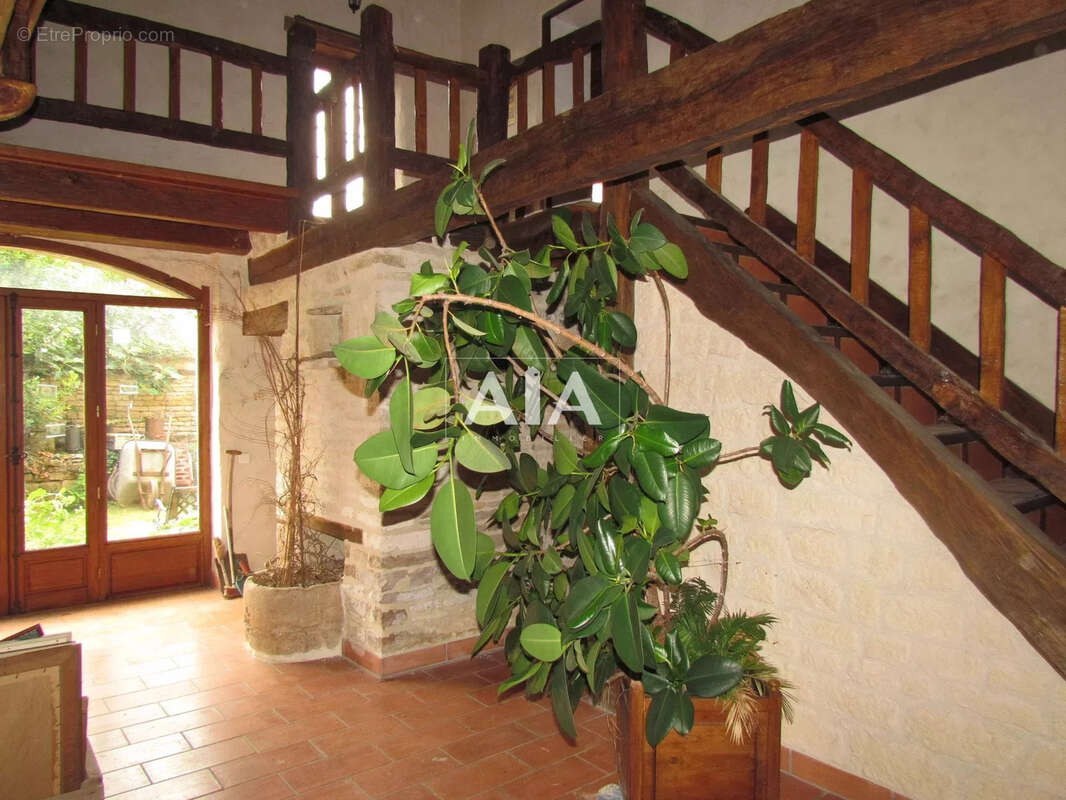 Maison à COURCOME