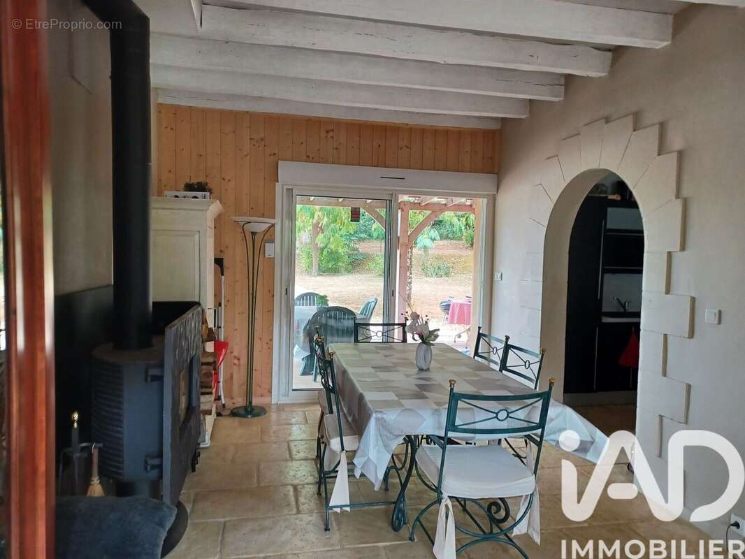 Maison 180 m² à Saint-Crepin-Et-Carlucet  - photo 6