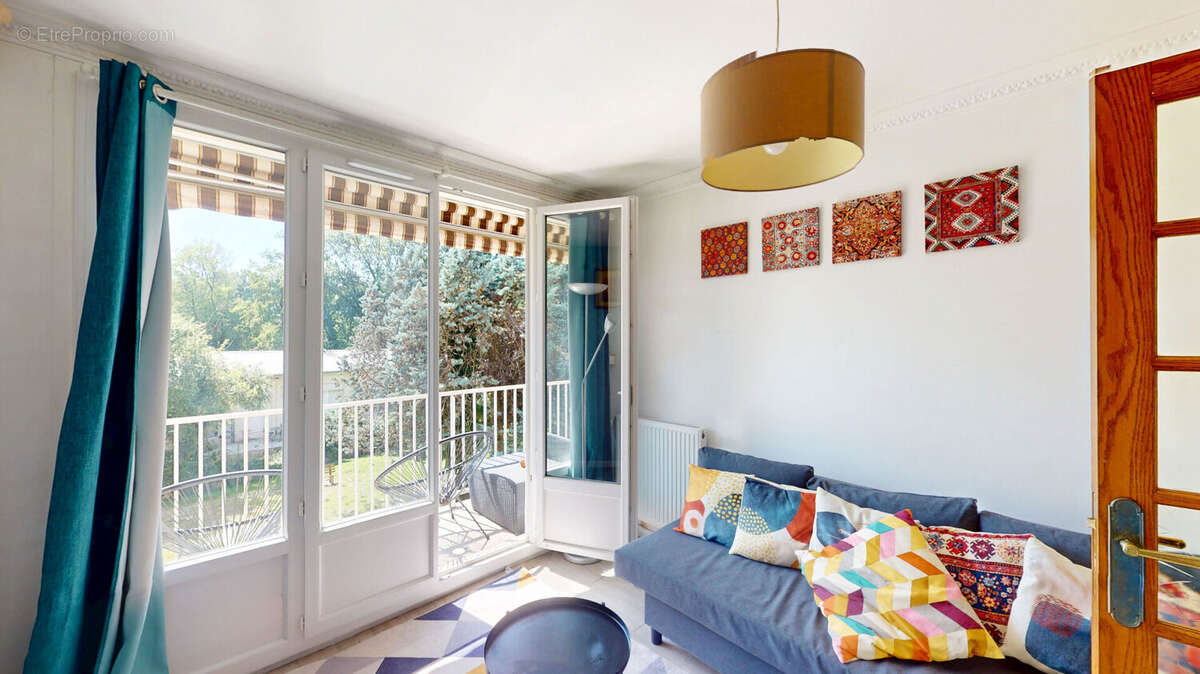 Appartement à SAINT-MARTIN-D'HERES