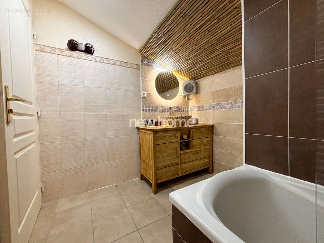 Appartement à LORGUES