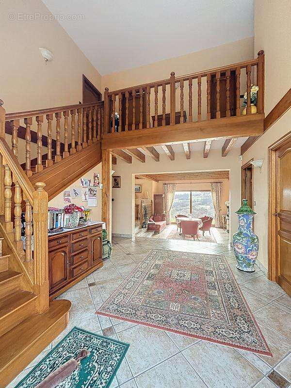 Maison à LA ROCHE-BLANCHE