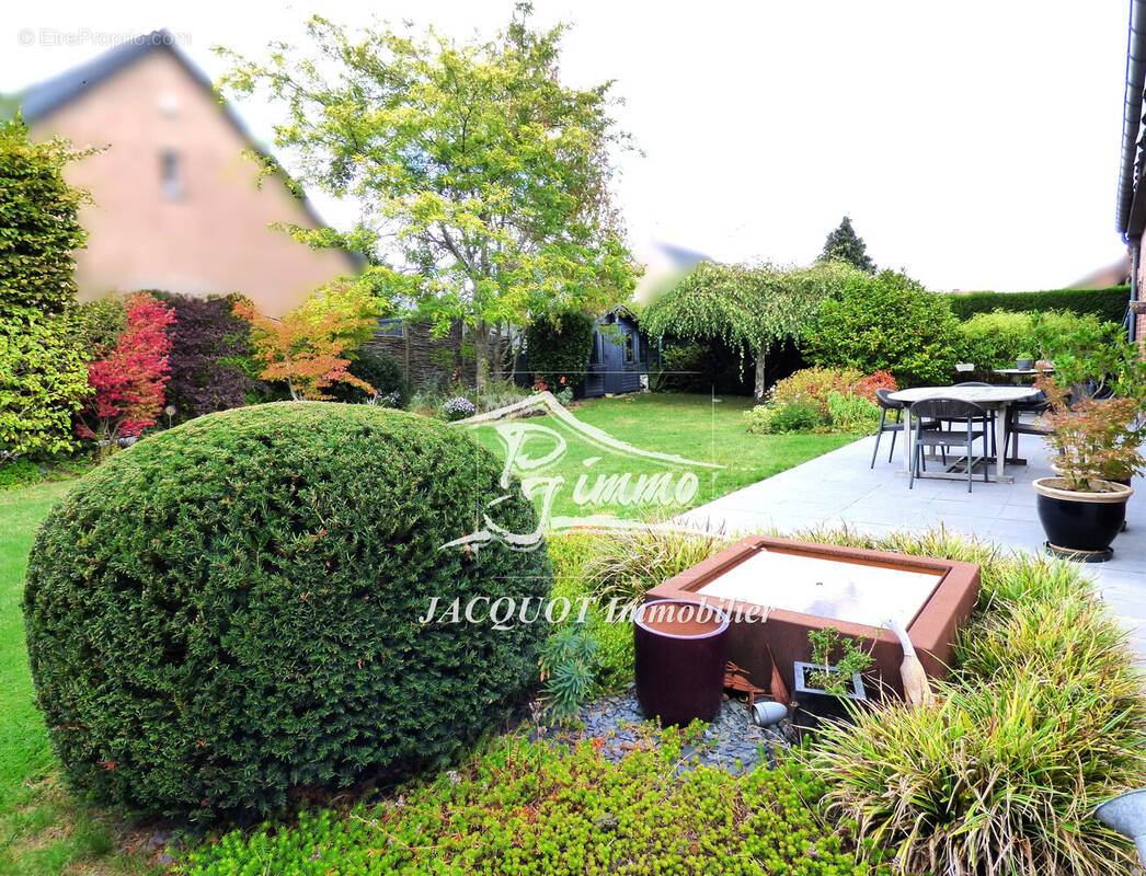 Maison à NEUVILLE-EN-FERRAIN