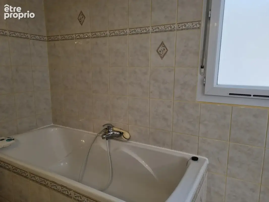 A vendre - gruissan plage - pavillon de plain-pied - bord de mer - 2 chambres - piscine - parking - photo 11