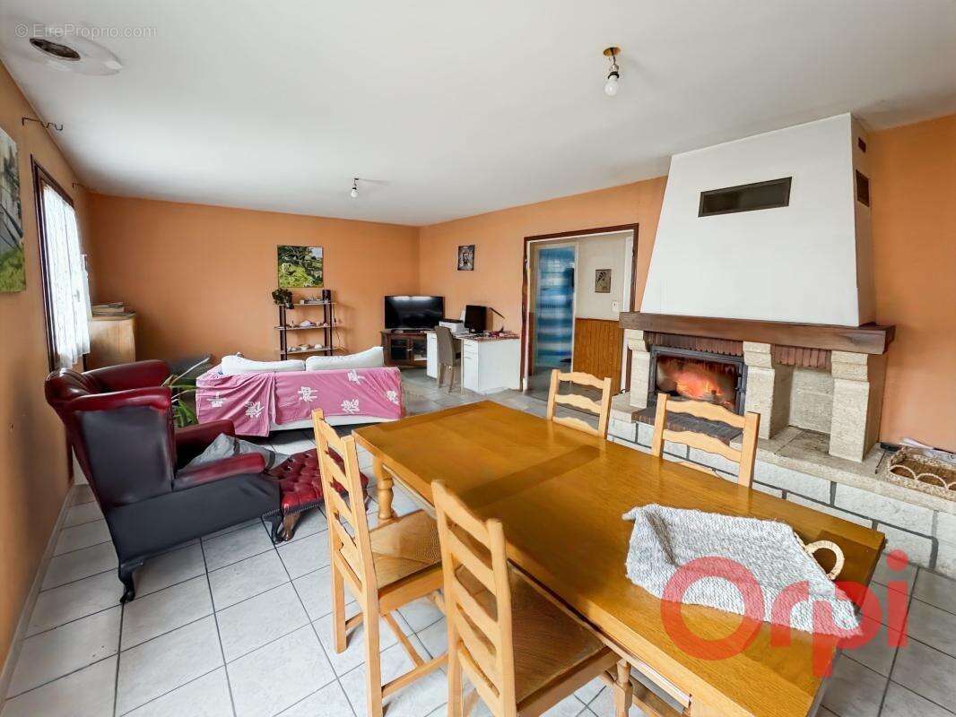 Maison à SAINT-AMAND-MONTROND