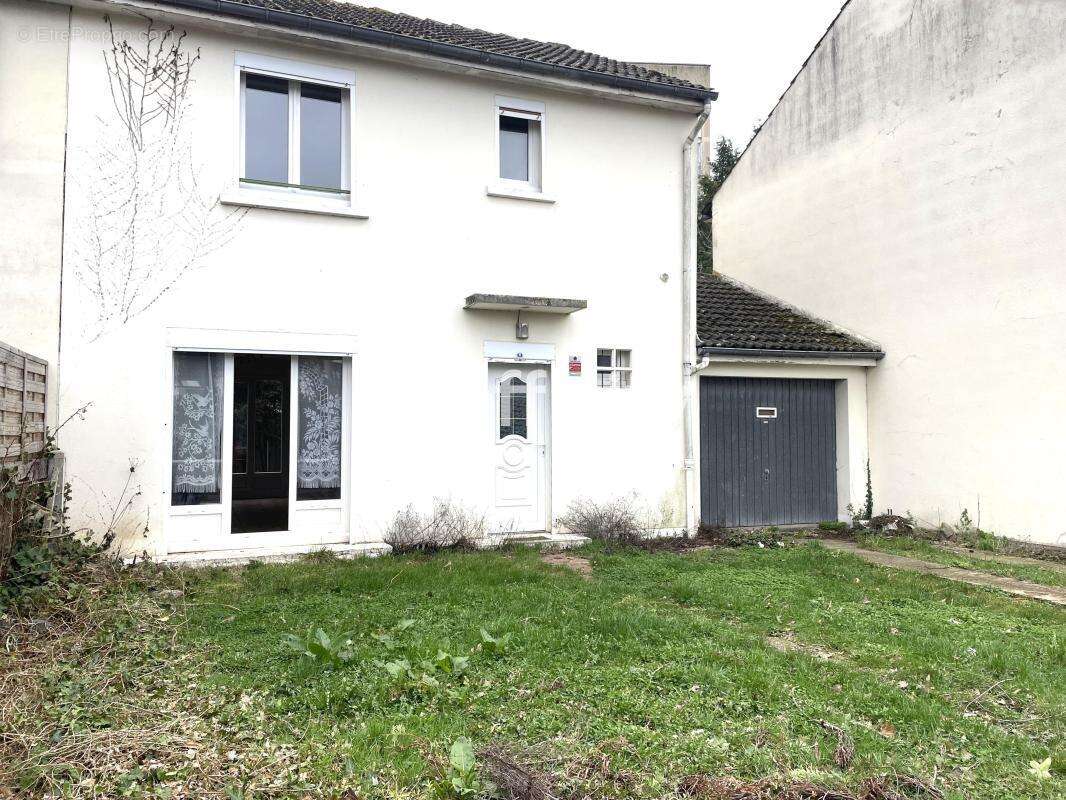 Maison à BEAUVAIS