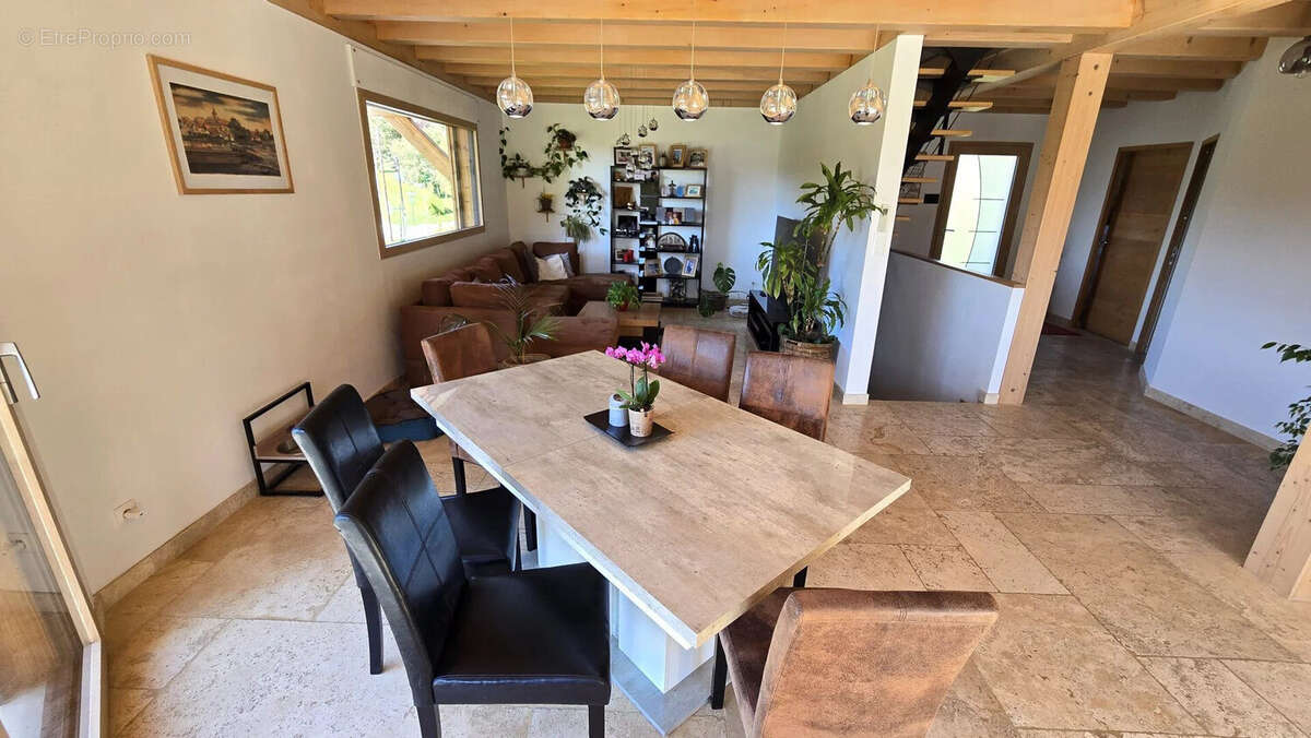 Maison à VIUZ-EN-SALLAZ