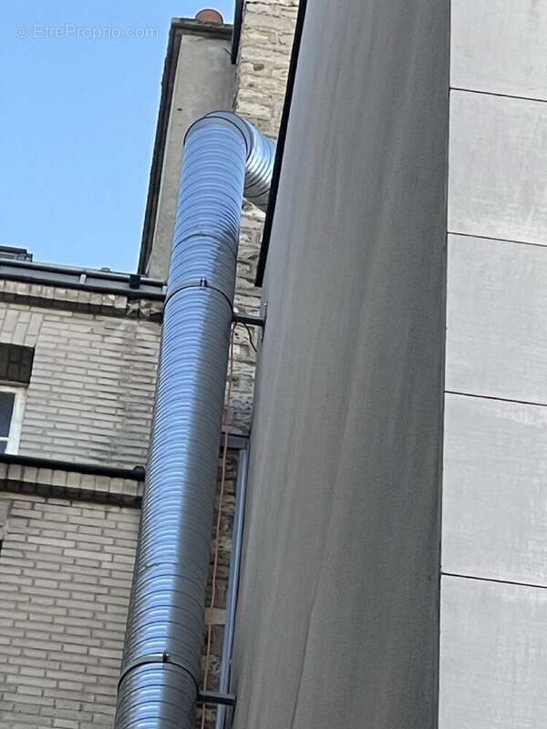 Autre à PARIS-20E
