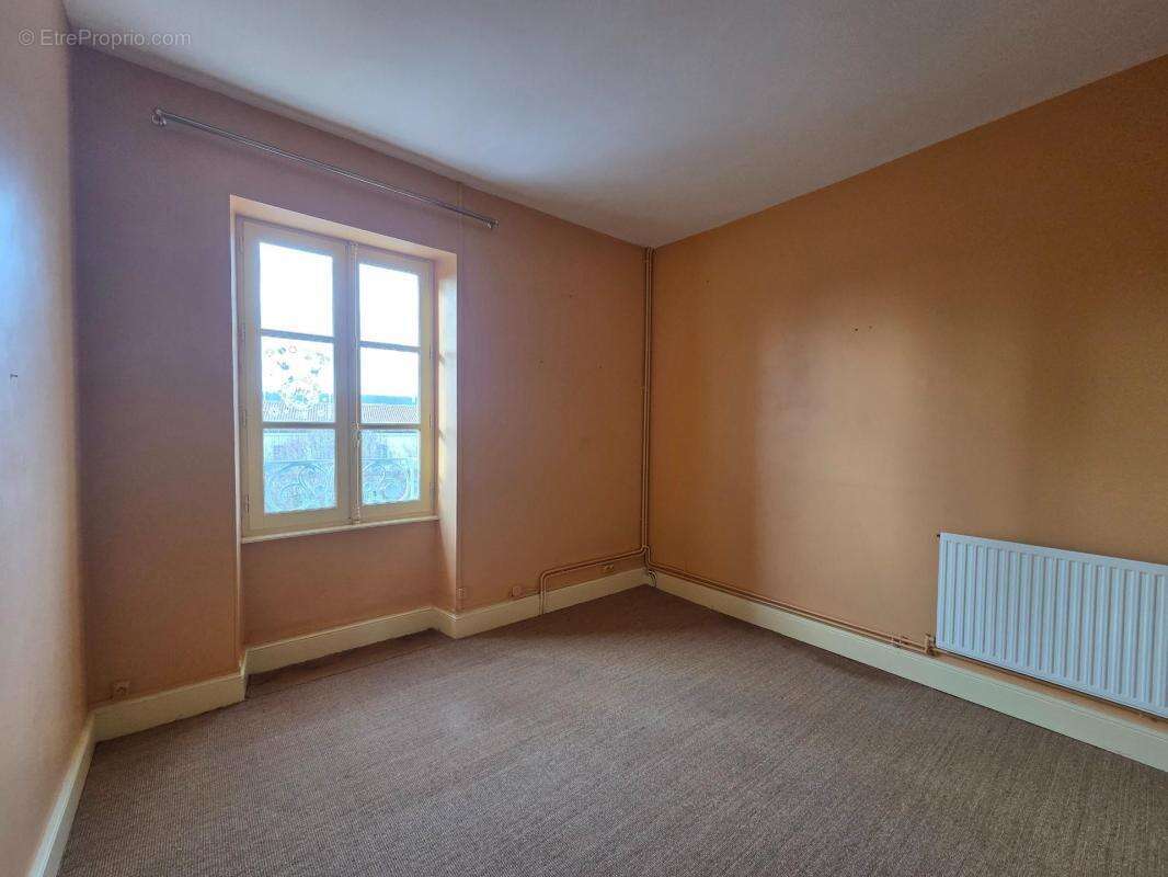 Appartement à SAINT-JEAN-D&#039;ANGELY