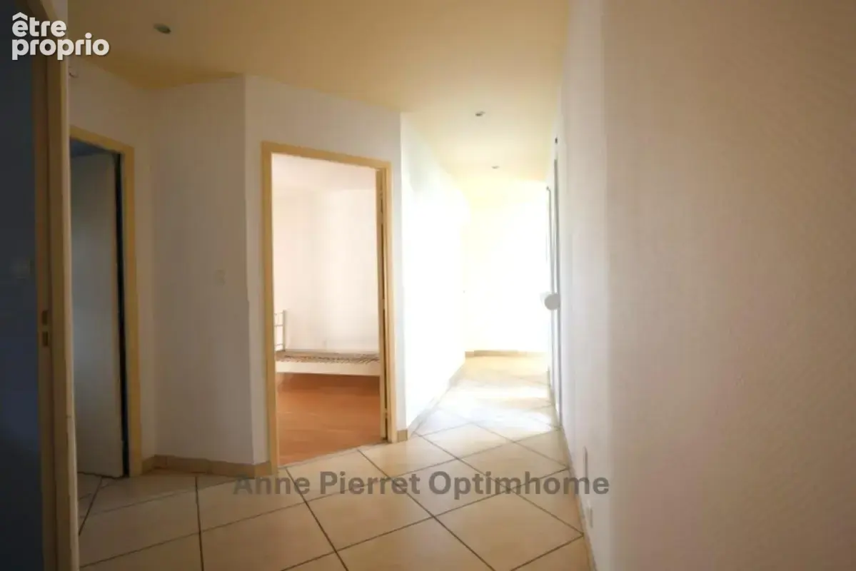 À VENDRE – Grande maison de plain-pied de 224 m² habitable (4 chambres) avec vue exceptionnelle sur forêt et plaine à Vaux-devan - photo 17