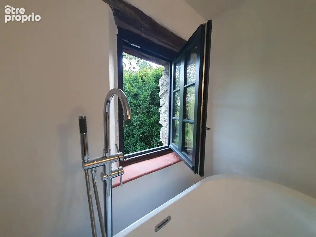Maison du XVIIe siècle, entièrement rénovée, terrasse et grand jardin - photo 6