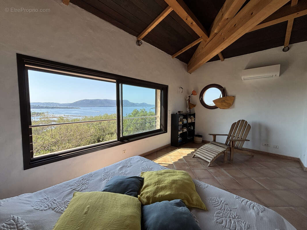 Villa avec vue mer panoramique édifiée sur un terrain de plus de 4150m2 avec piscine. - photo 15