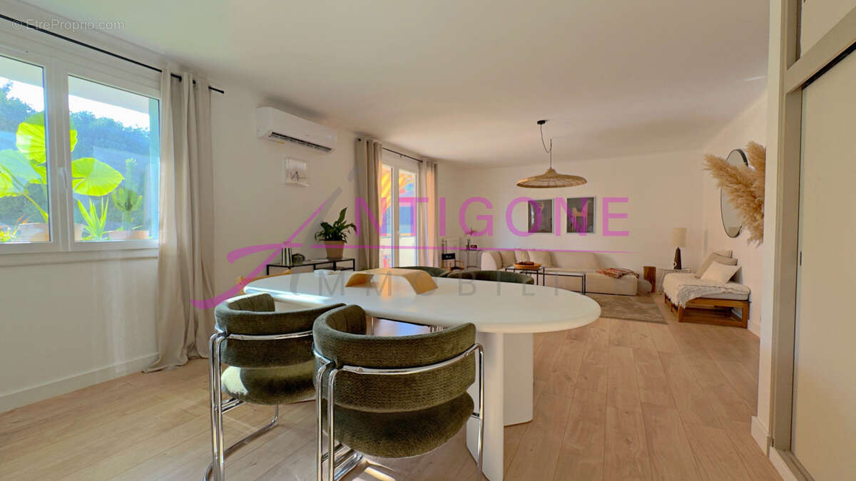 Appartement à SIX-FOURS-LES-PLAGES