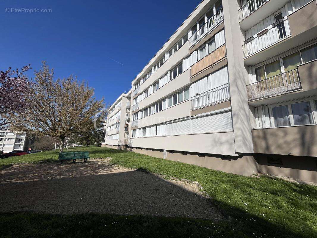Appartement à CARRIERES-SUR-SEINE