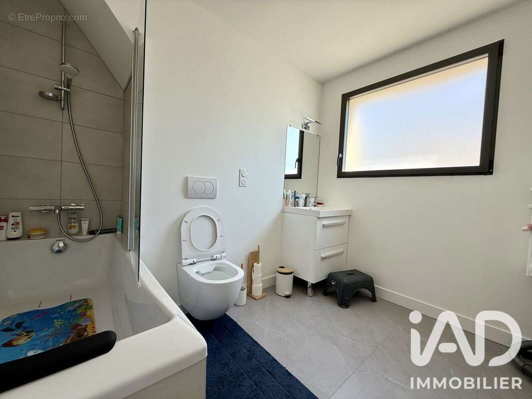 Maison 191 m² à Joue-Les-Tours  - photo 7