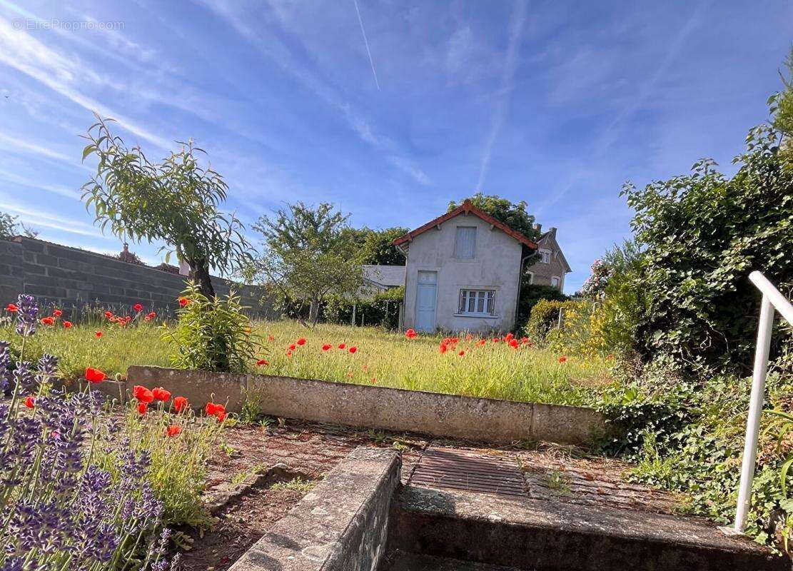 Maison à YZEURE