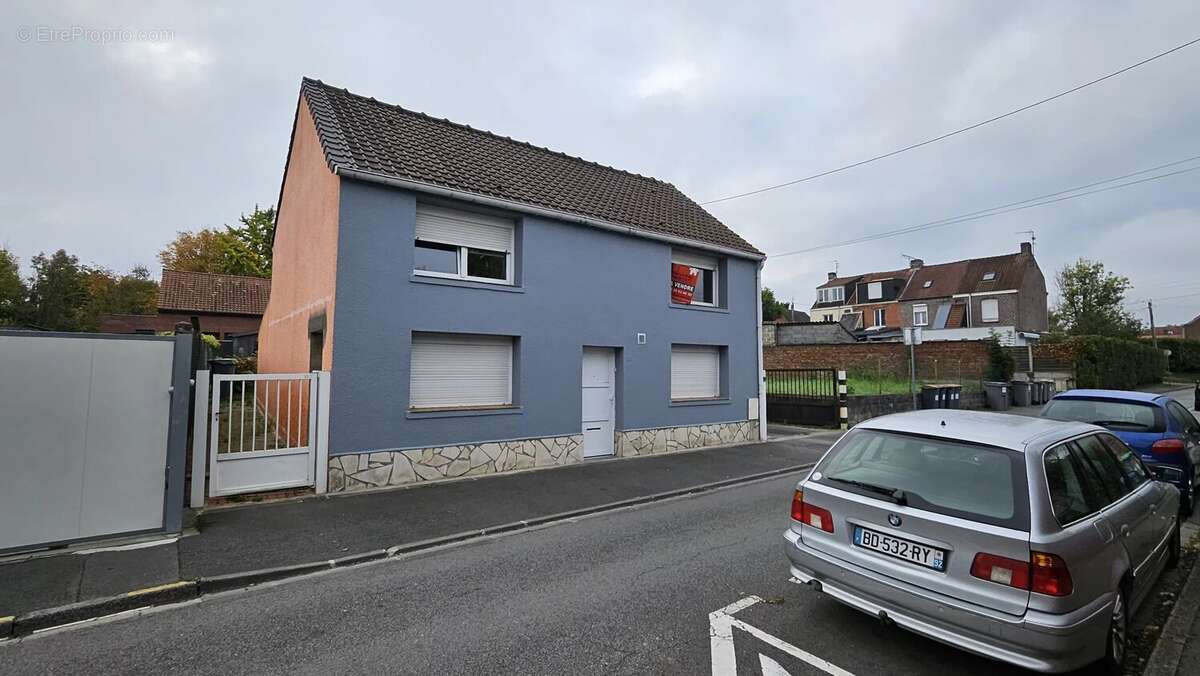 Maison à NEUVILLE-EN-FERRAIN