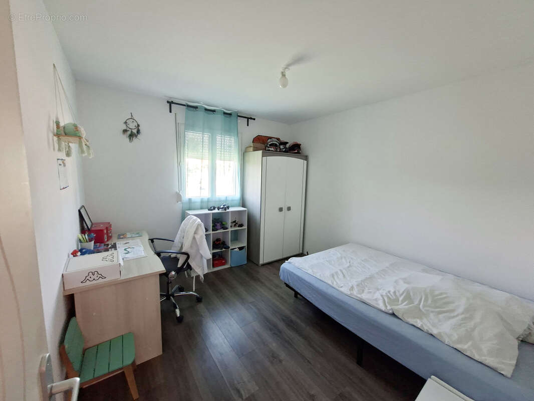 Maison à COURS-DE-PILE