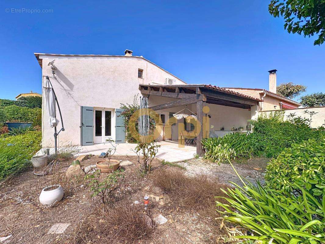 Maison à ROQUEBRUNE-SUR-ARGENS