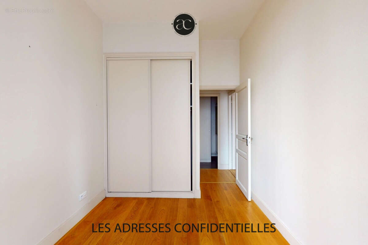 LYON 2 - Cœur  presqu'île dans superbe copropriété - Bel appartement  3 pièces - photo 8