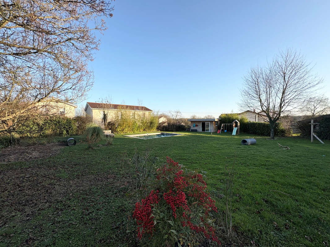 Maison à SAINT-PAUL-DE-VARAX