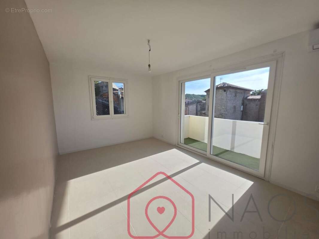 Appartement à VINON-SUR-VERDON