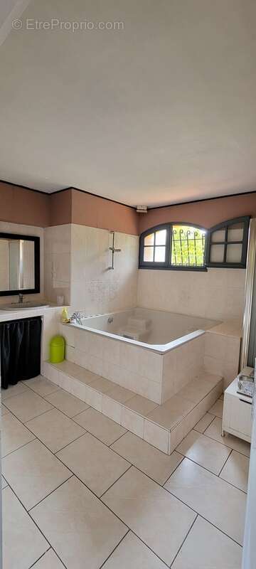 SALLE D&#039;EAU - Maison à LE TEMPLE
