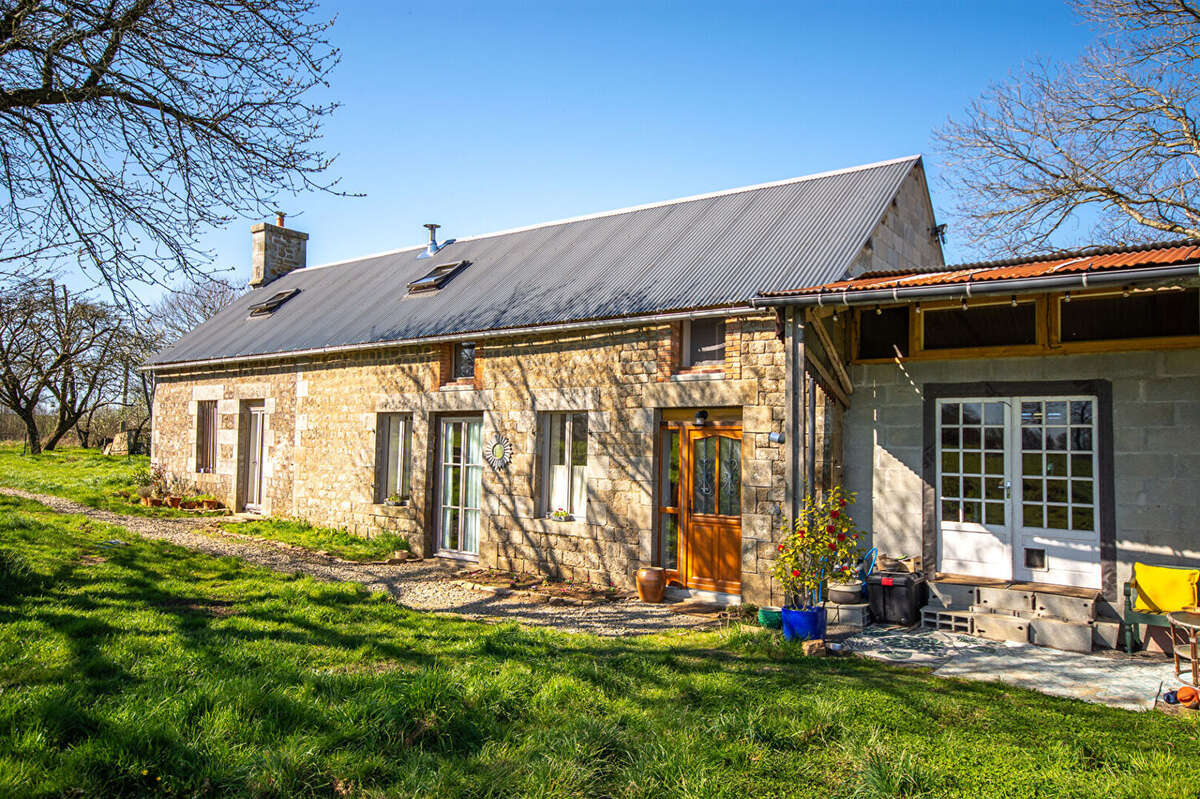 SOUS COMPROMIS - LA MANCHE, Les Loges-Marchis, maison de campagne , 23651m2 de terrain, 3 chambres. - photo 2