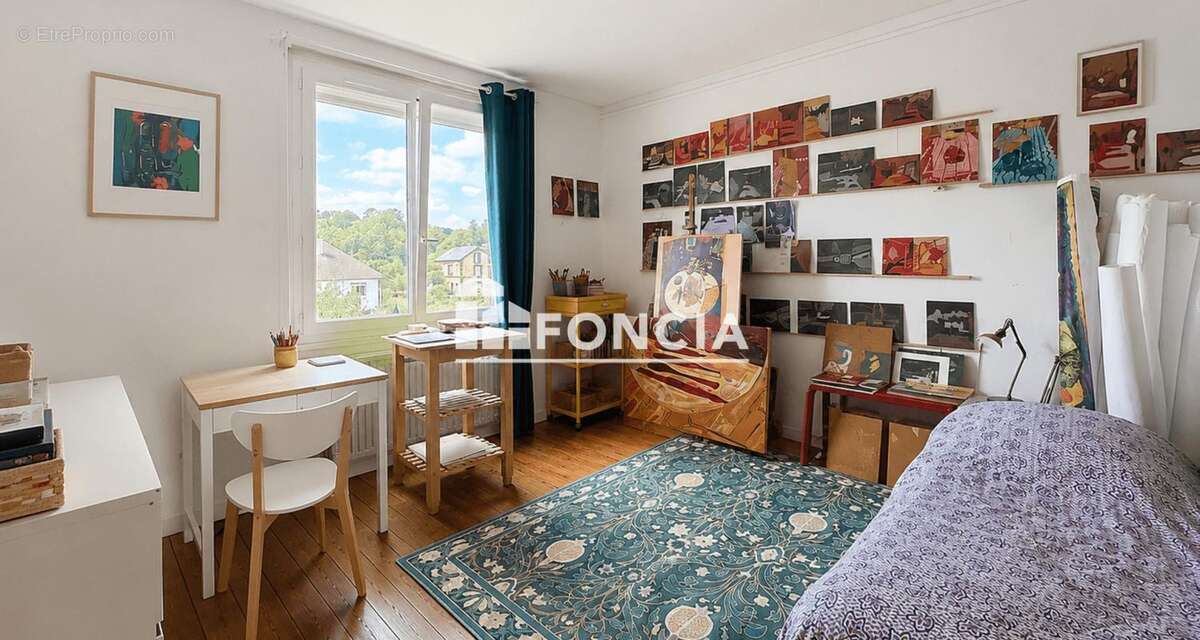 Coup de cœur en ville : une maison familiale pleine de charme avec jardin  - photo 13