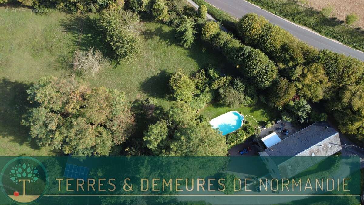 Maison à MEZIDON-CANON