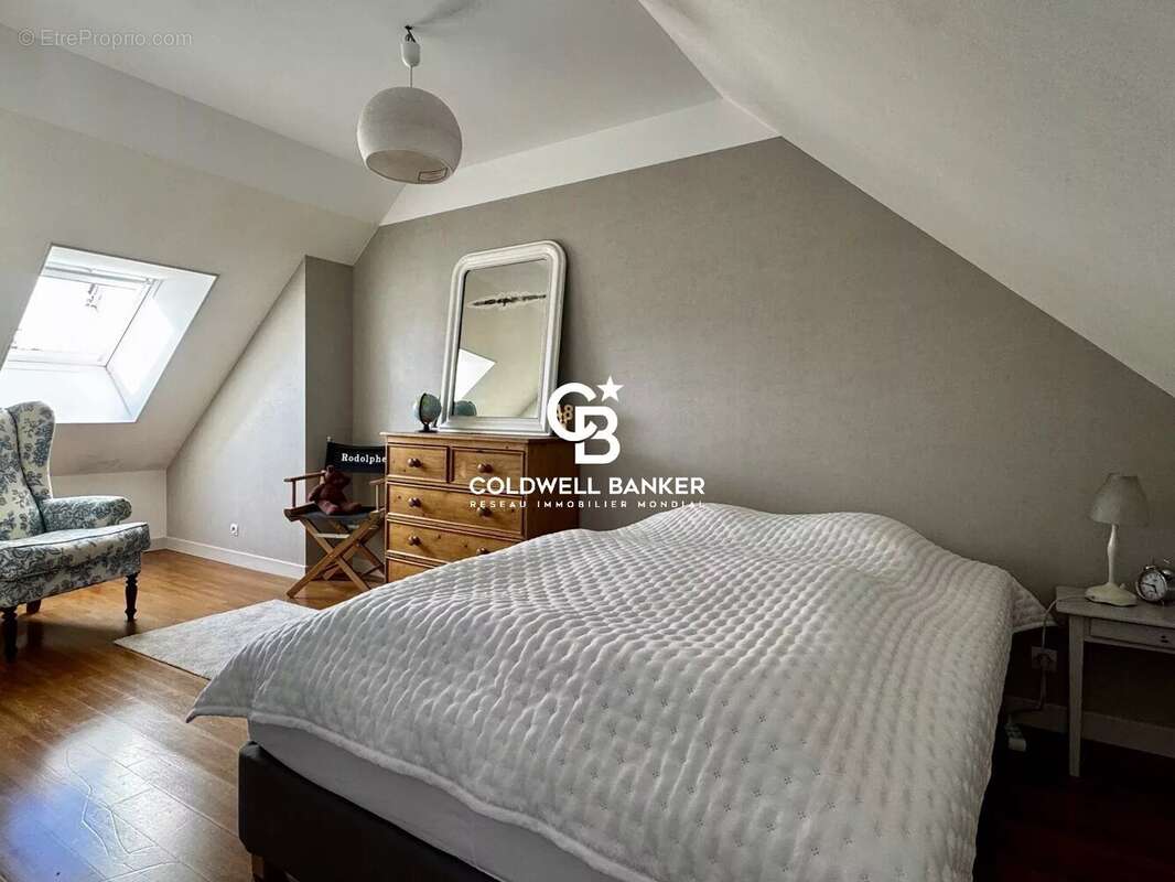 Maison à SAINT-CYR-SUR-LOIRE