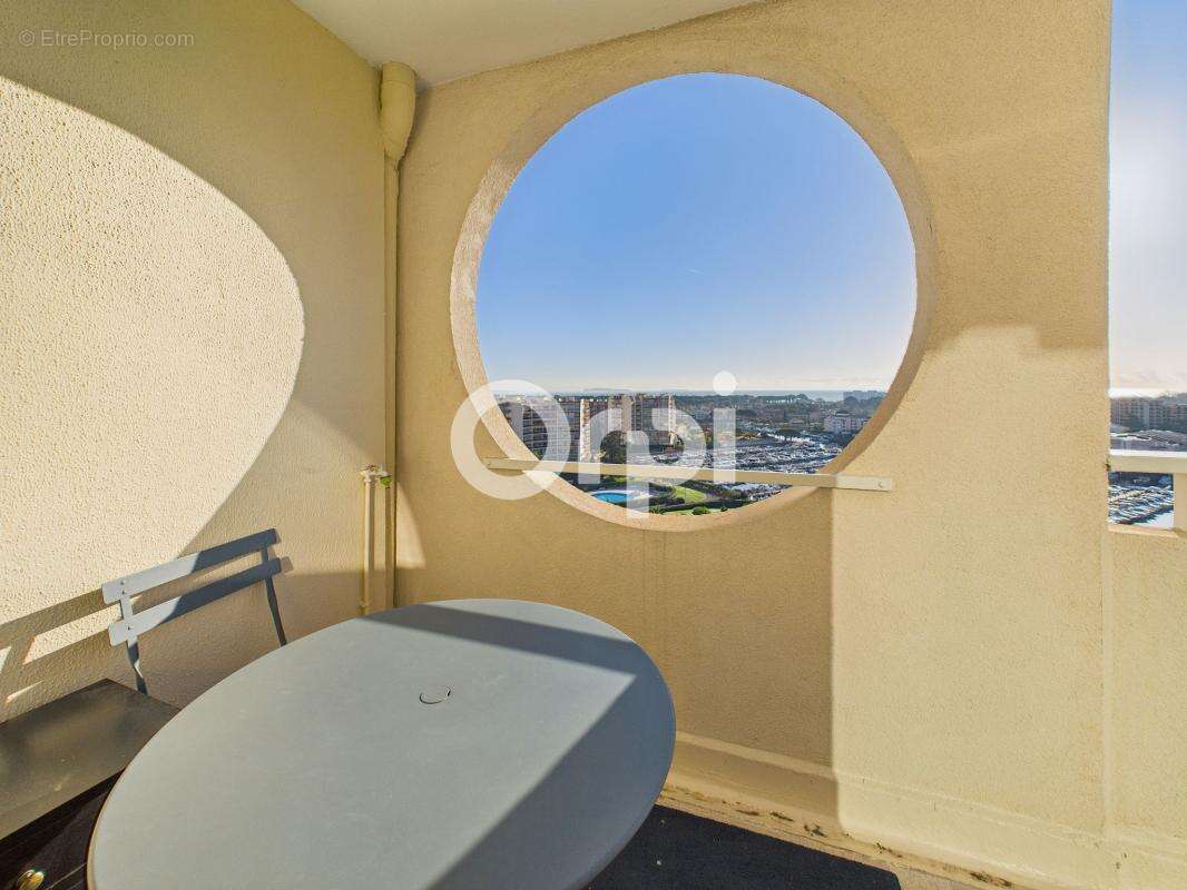 Appartement à MANDELIEU-LA-NAPOULE