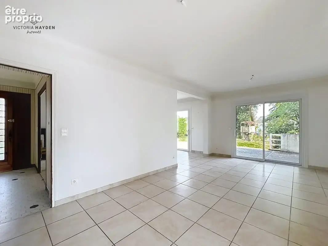 Maison 7 pièces 254 m² à vendre à Artix (64170) - photo 5