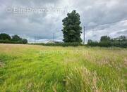 Terrain à HUMIERES