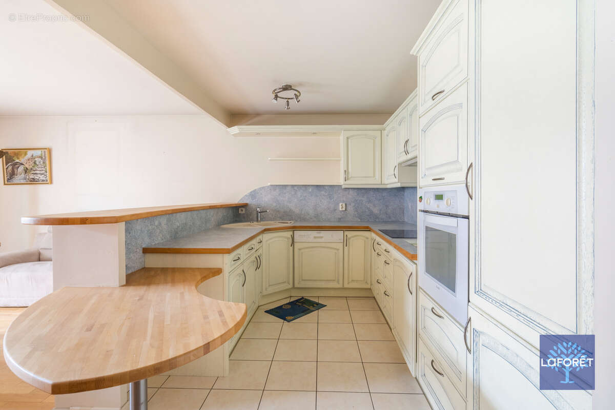 Appartement à LES PAVILLONS-SOUS-BOIS