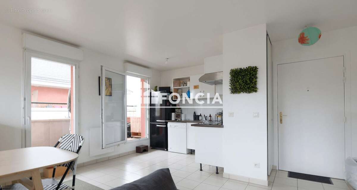 Appartement à SAVIGNY-LE-TEMPLE