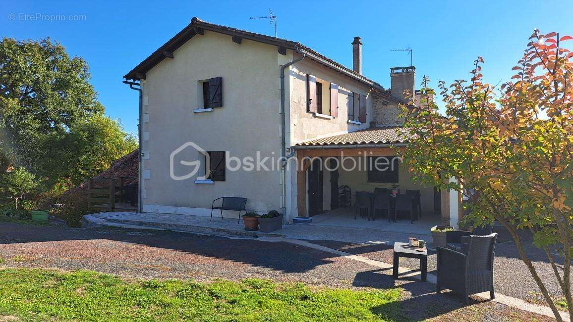 Maison à TOCANE-SAINT-APRE