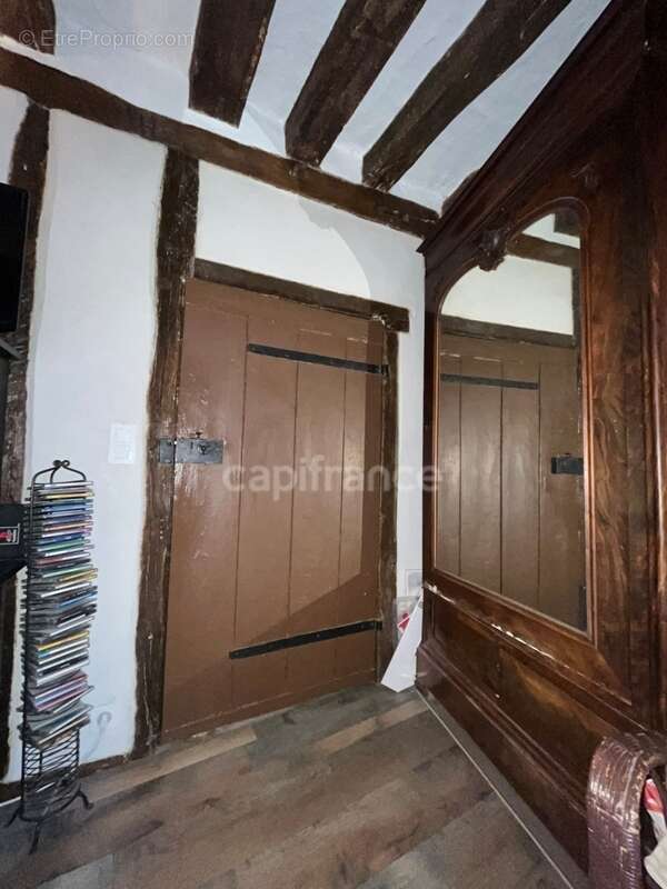 Maison de charme - colombages - DPE B - 5 pièces - fort potentiel - photo 12