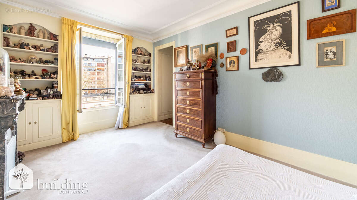 Appartement à PARIS-17E