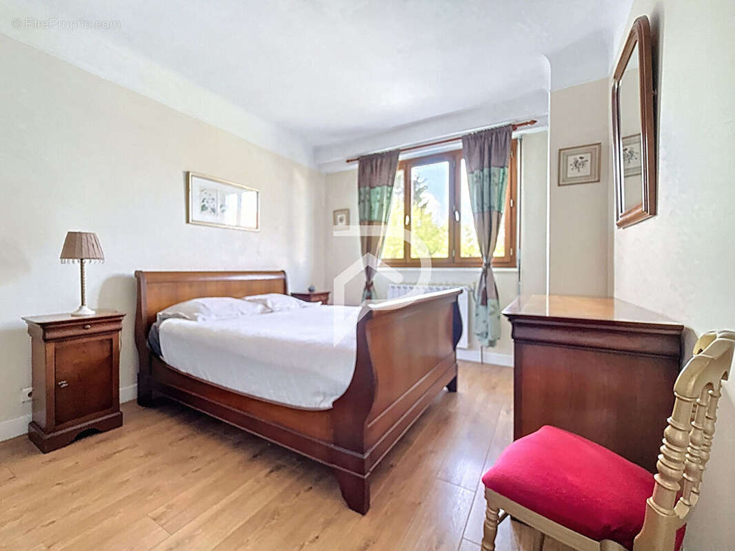 Maison à CHAMPS-SUR-MARNE