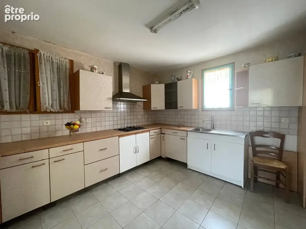 Maison composee de deux logements sur terrain de 2162m2 - photo 4