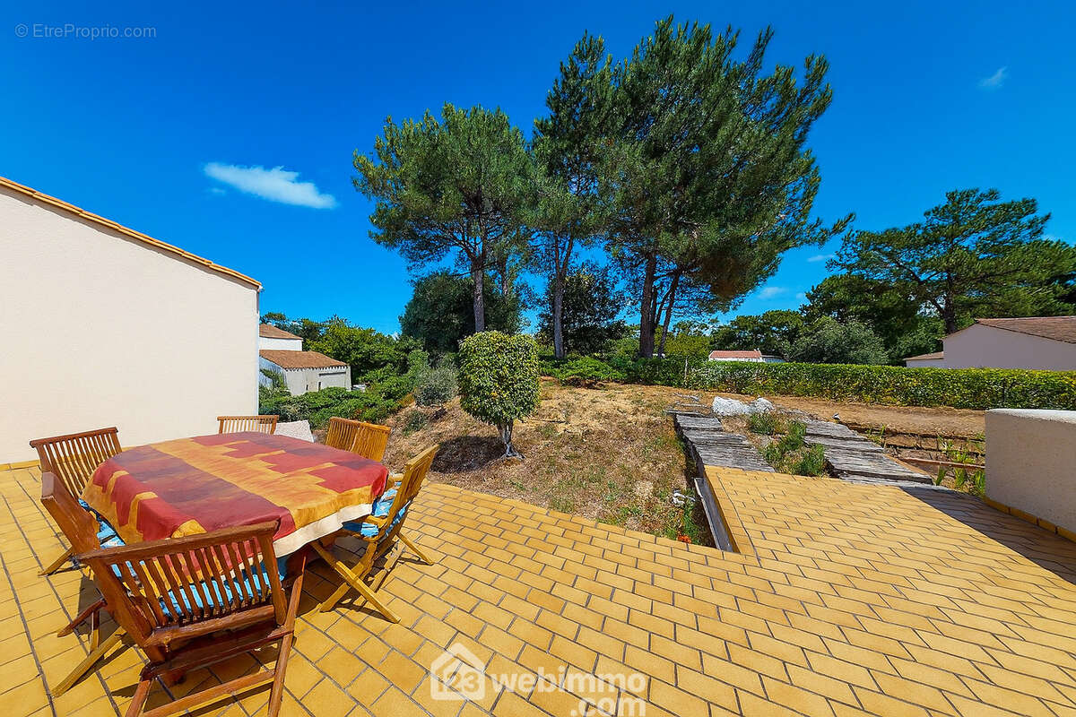 Donnant sur une belle terrasse sans vis à vis - Maison à LA TRANCHE-SUR-MER