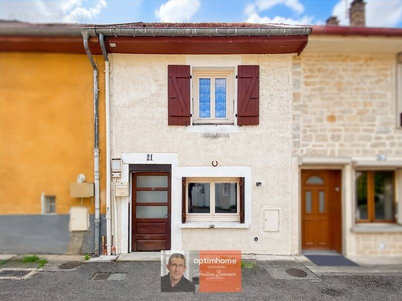 Maison à MONTMOROT
