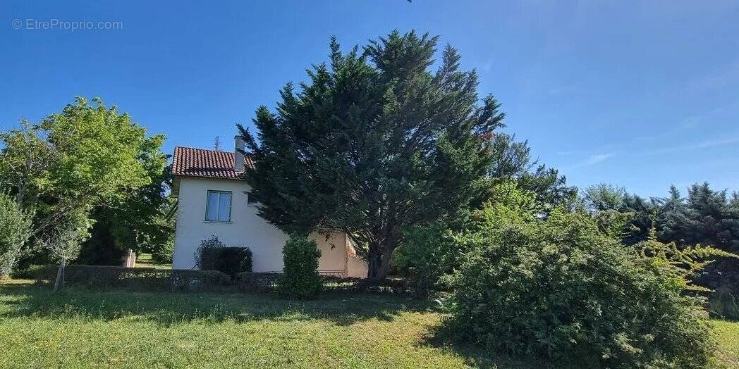 Maison à CASTELNAU-MONTRATIER