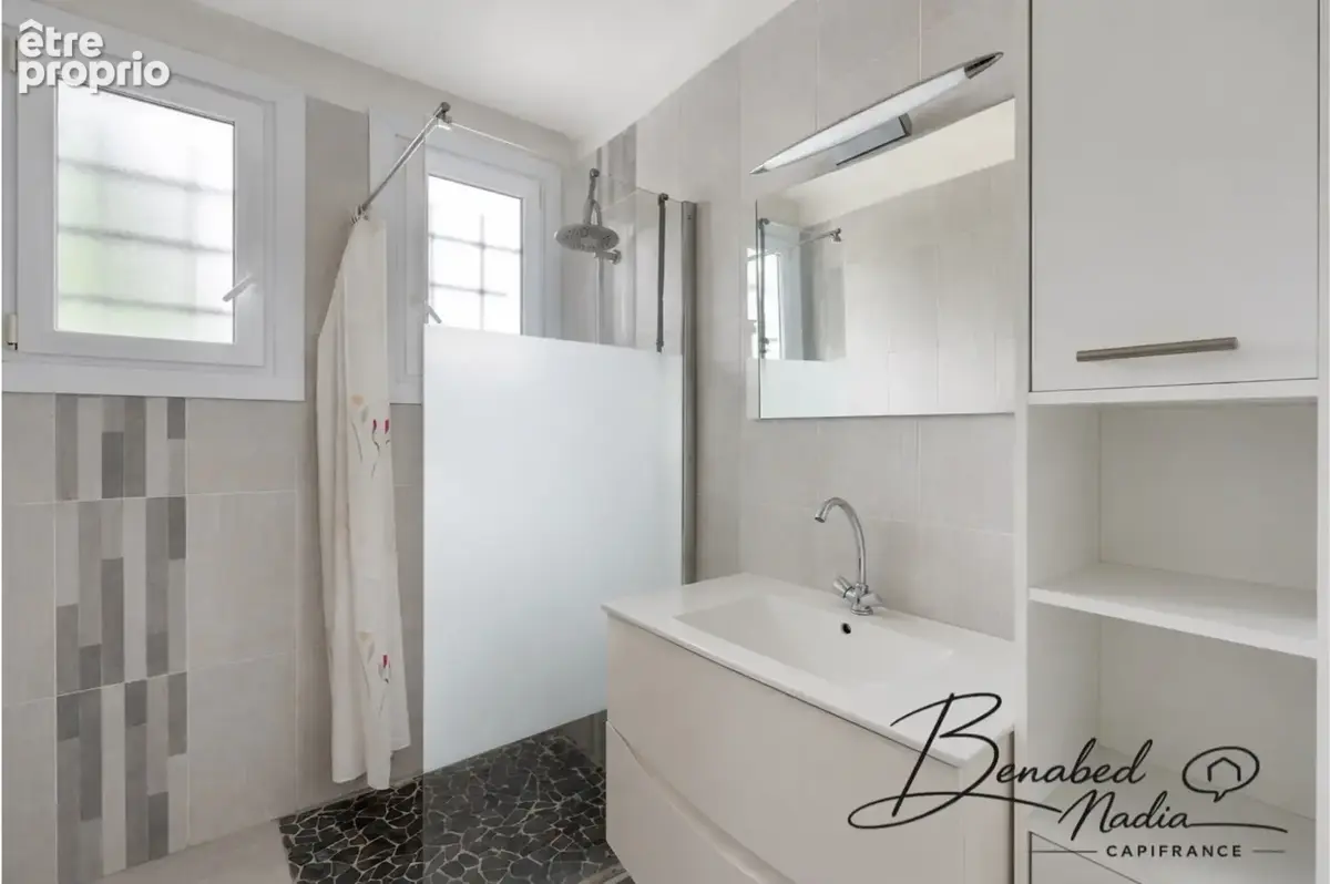 Maison familiale de 150 m² avec beau terrain de plus de 1 000 m² – Quartier Champ Plantier à Feyzin - photo 6