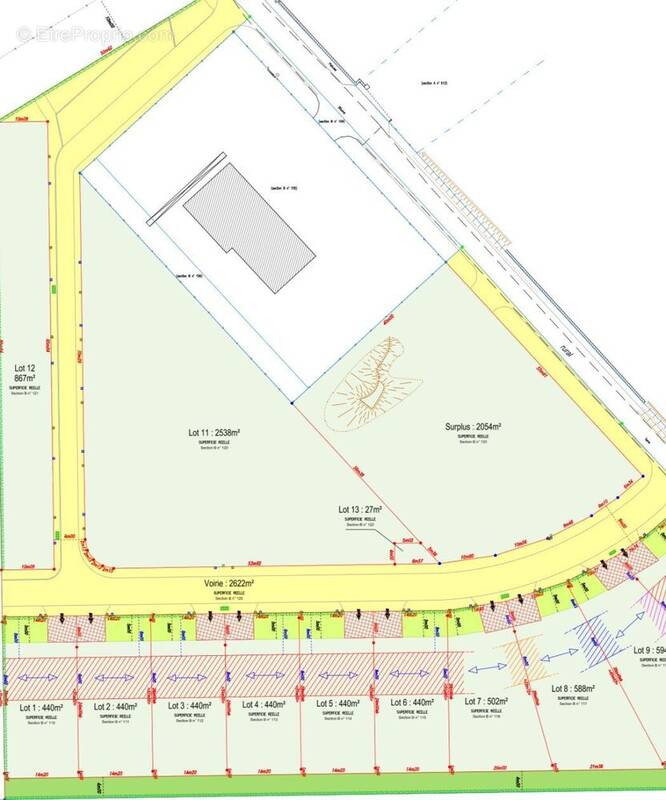 Terrain à TREMBLAY-LES-VILLAGES