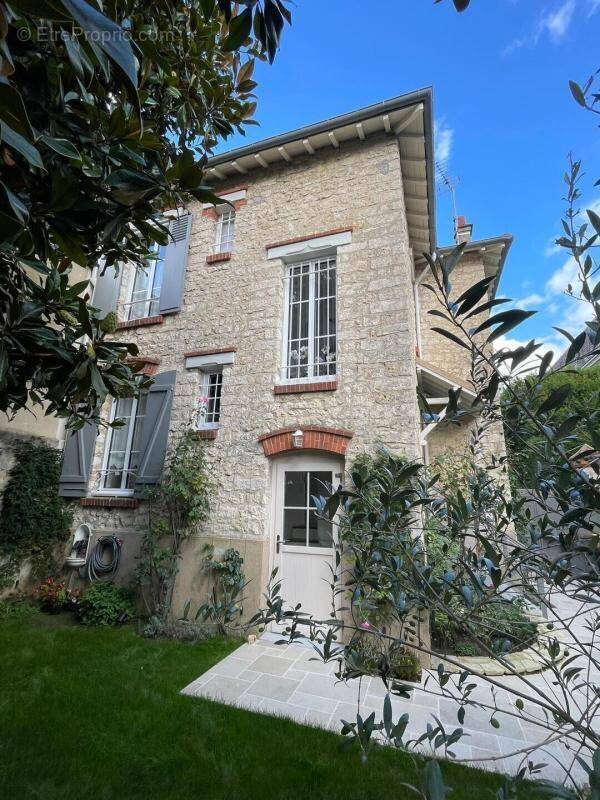Maison à FONTAINEBLEAU