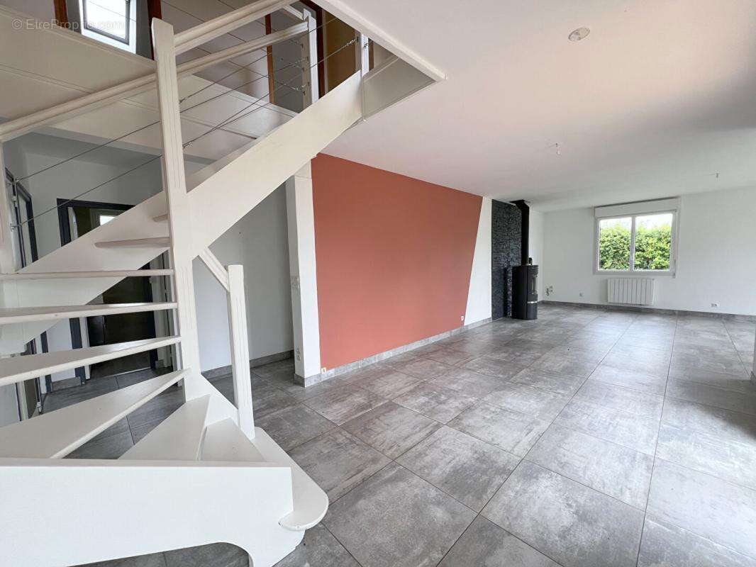 Maison à SAVIGNE-L'EVEQUE