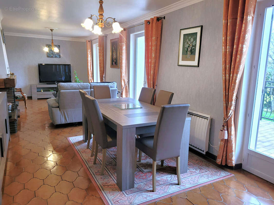 Maison à DIGES
