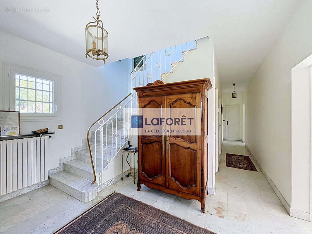 Versailles Glatigny - Maison familiale 7 pièce(s) 150 m2 sur 671m² de terrain - photo 8