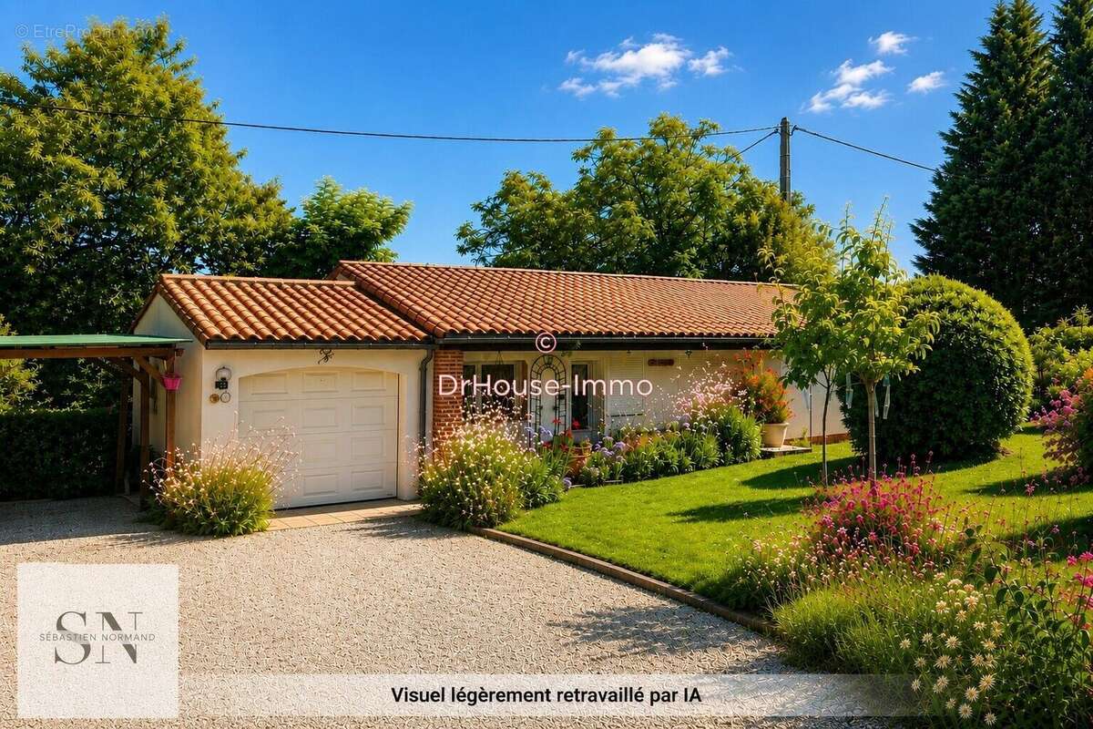Maison à PUJOLS